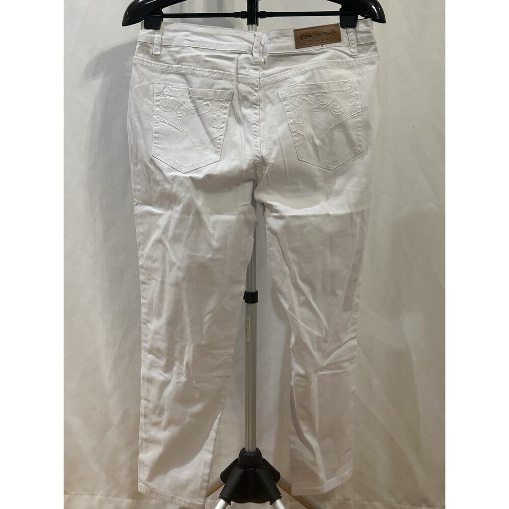 NWT Suzanne Betro Denim White Embroidered Skinny Cropped Jeans Women's size 14 - Picture 2 of 6